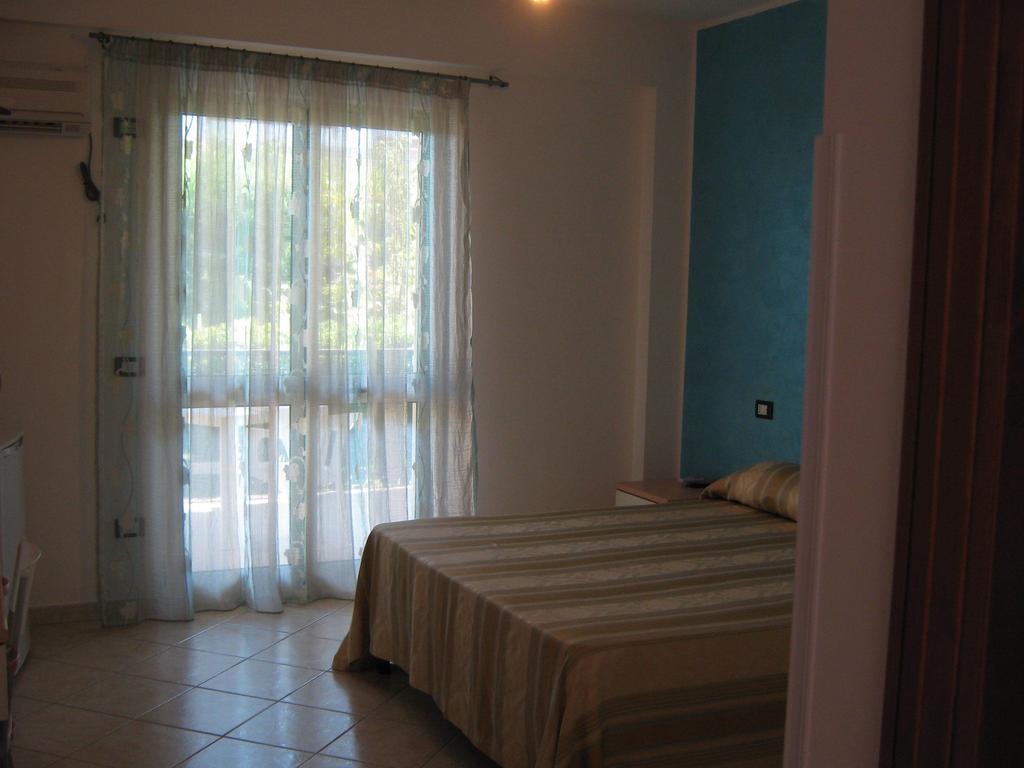 Bed And Breakfast Cirelli Scalea Habitación foto
