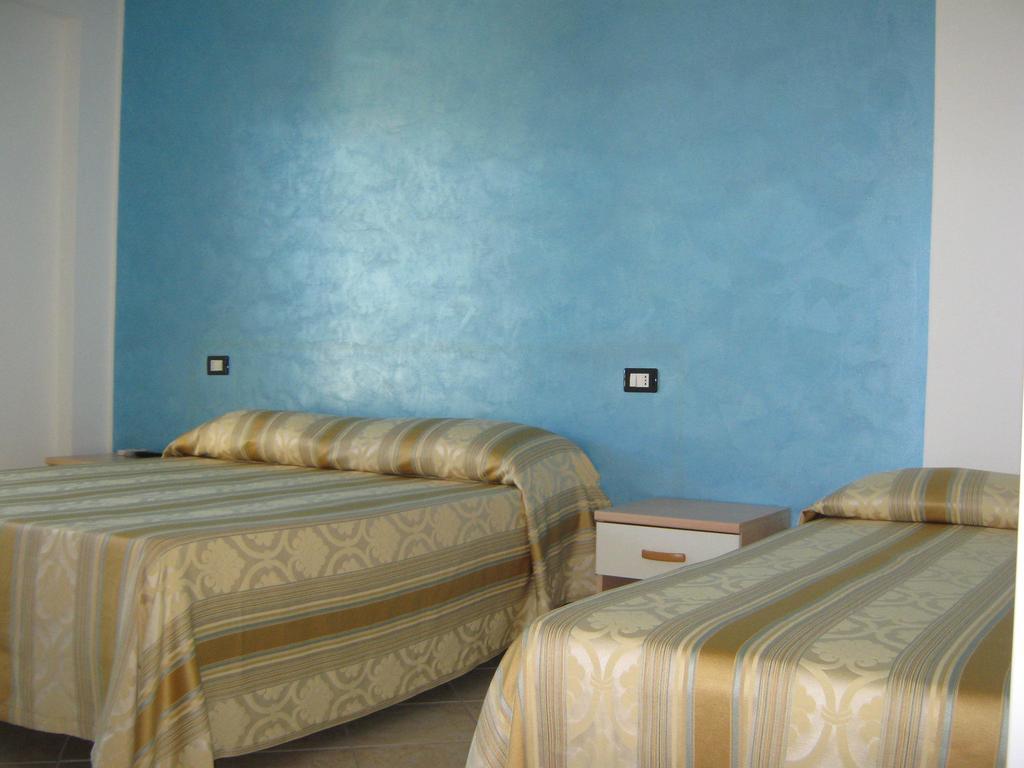 Bed And Breakfast Cirelli Scalea Habitación foto