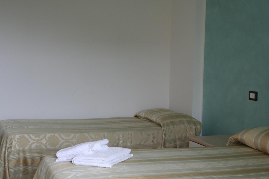 Bed And Breakfast Cirelli Scalea Habitación foto